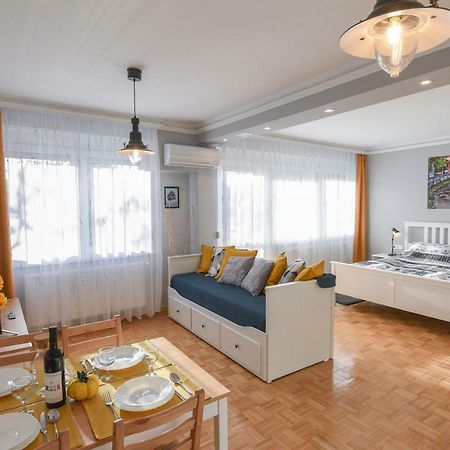 Vitalis Apartman Eger Buitenkant foto