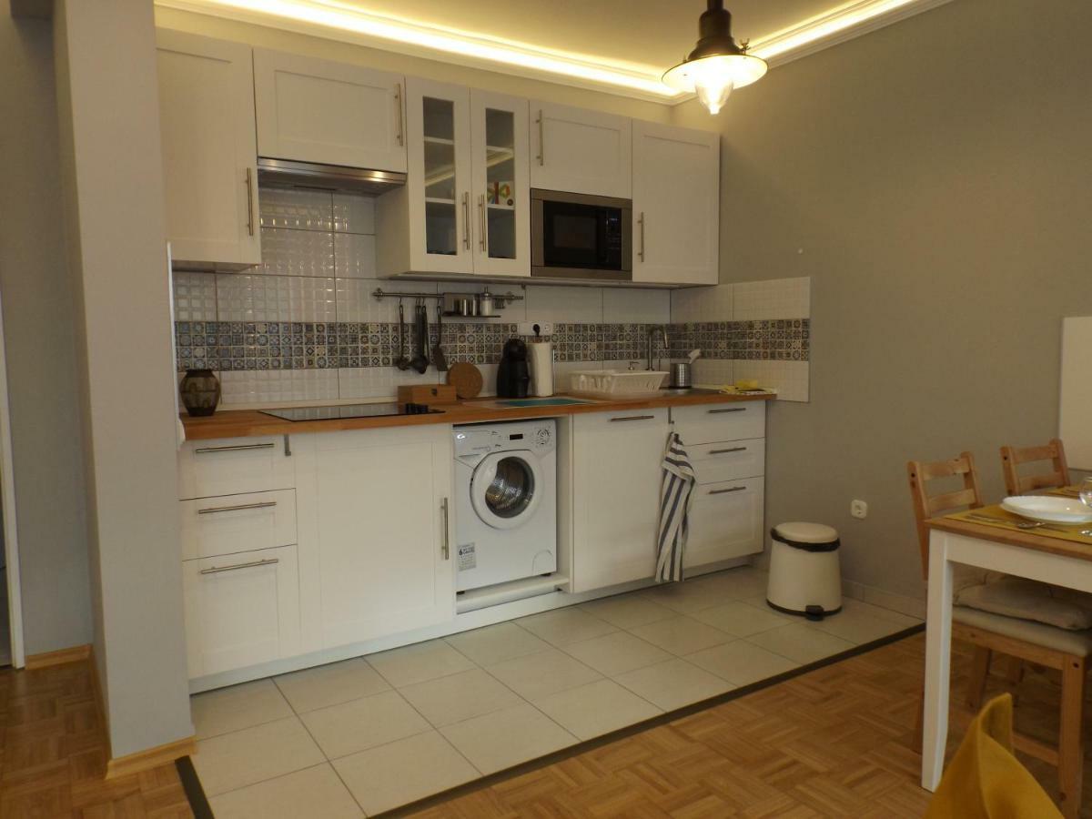 Vitalis Apartman Eger Buitenkant foto