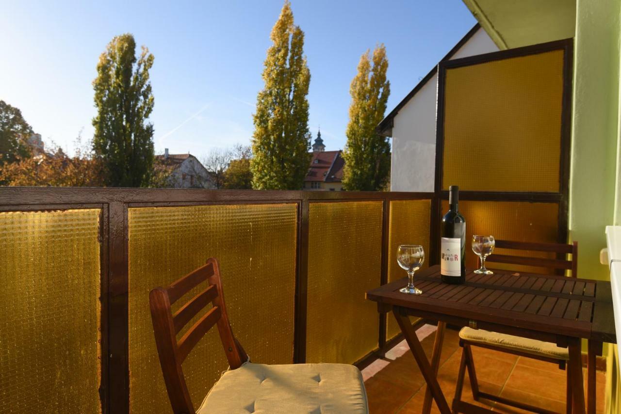 Vitalis Apartman Eger Buitenkant foto