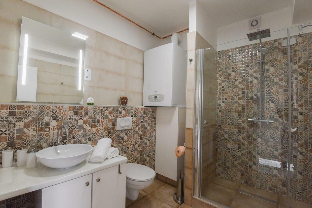 Vitalis Apartman Eger Buitenkant foto