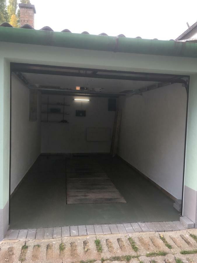 Vitalis Apartman Eger Buitenkant foto