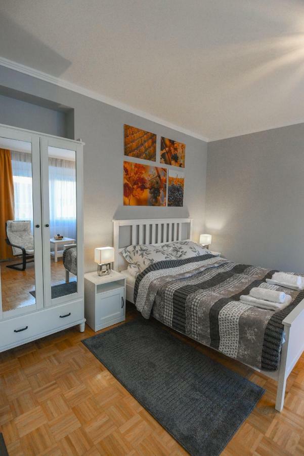 Vitalis Apartman Eger Buitenkant foto