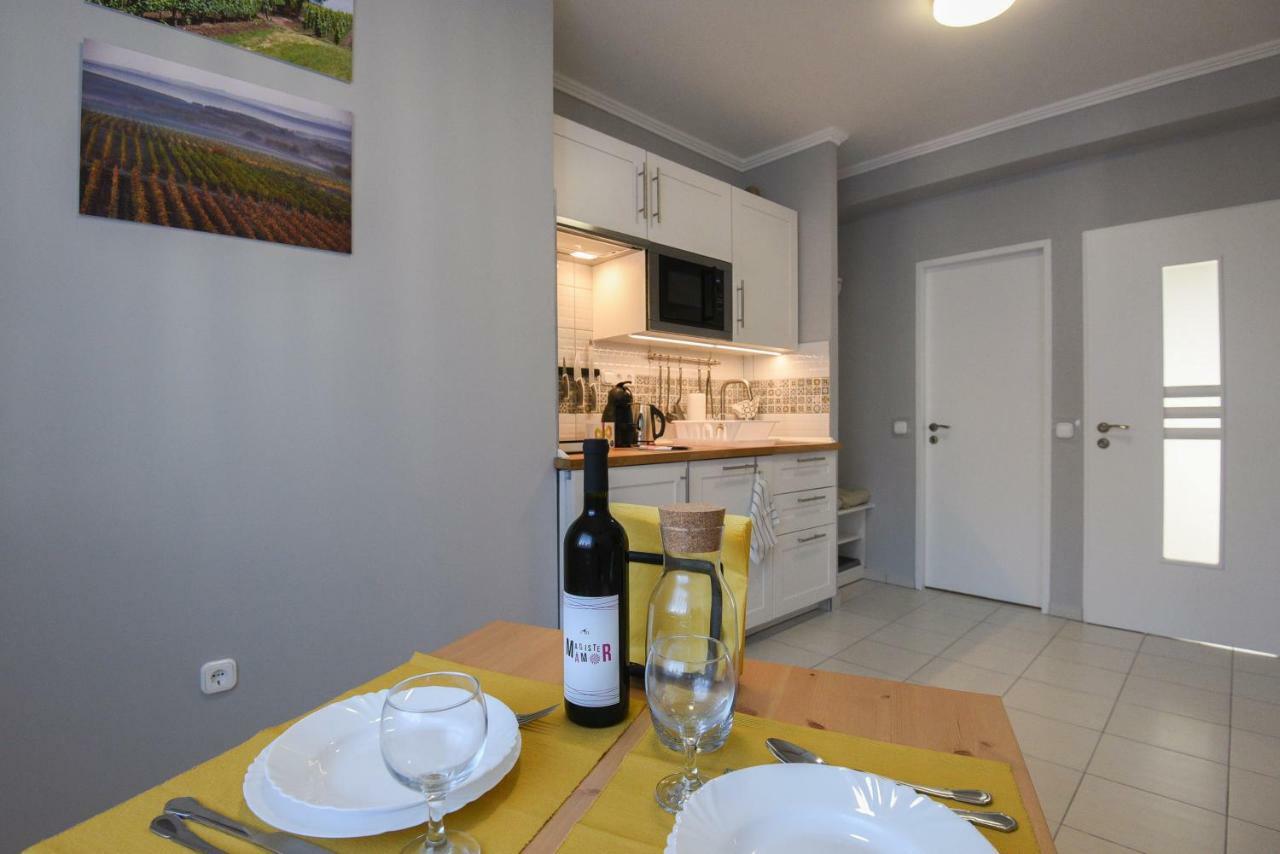 Vitalis Apartman Eger Buitenkant foto