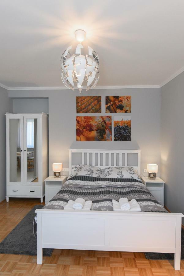 Vitalis Apartman Eger Buitenkant foto