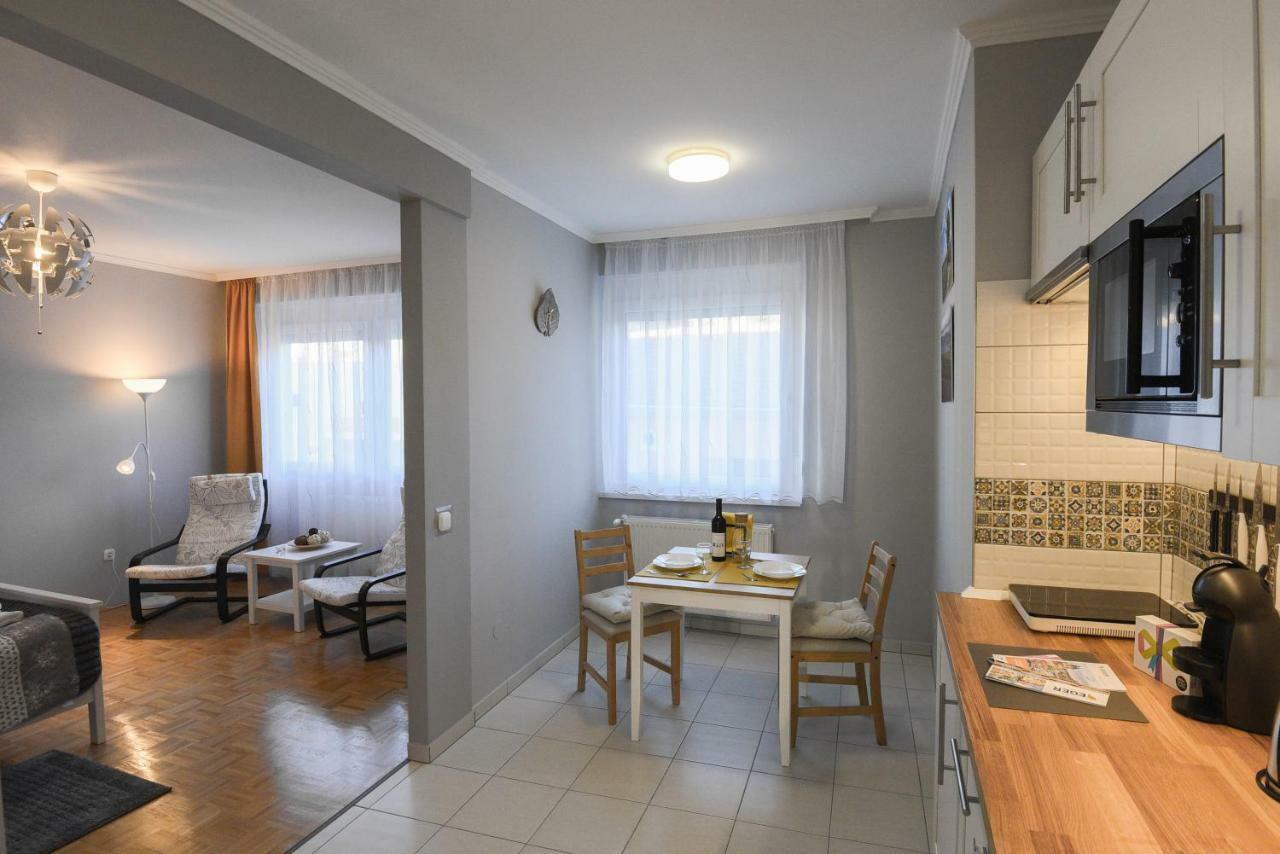 Vitalis Apartman Eger Buitenkant foto