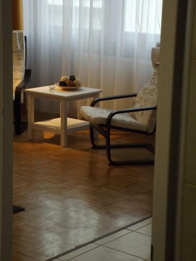 Vitalis Apartman Eger Buitenkant foto